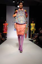 Model walk the ramp for talent box ritika karishma shahani show at Lakme Fashion Week Day 4 on 6th Aug 2012 (151).JPG